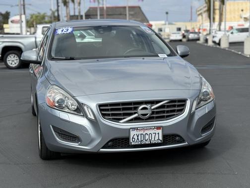 2013 Volvo S60 T5 Platinum
