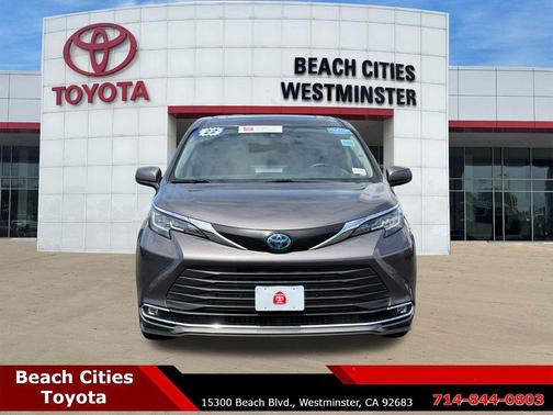 Predawn Gray Mica 2022 Toyota Sienna XLE