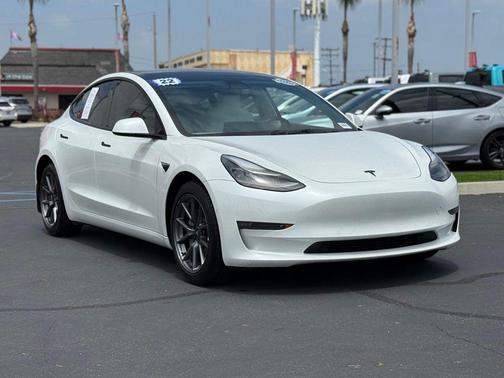 Pearl White Multi-Coat 2022 Tesla Model 3 Long Range