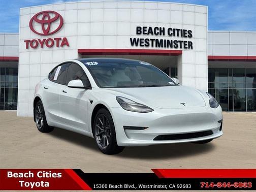 Pearl White Multi-Coat 2022 Tesla Model 3 Long Range