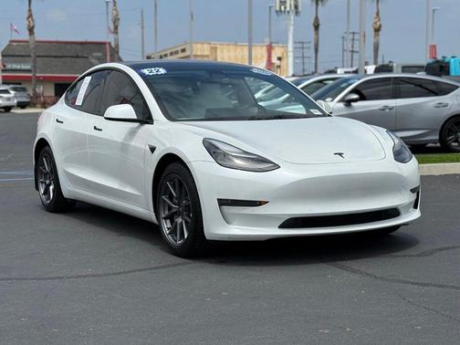 Pearl White Multi-Coat 2022 Tesla Model 3 Long Range