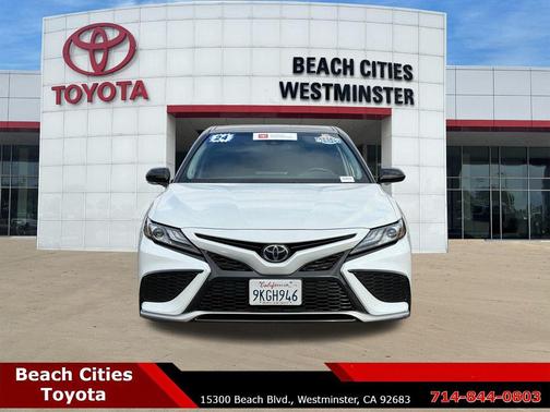 Wind Chill Pearl/Midnight Black Metallic 2024 Toyota Camry XSE