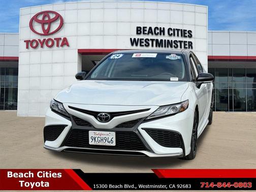 Wind Chill Pearl/Midnight Black Metallic 2024 Toyota Camry XSE