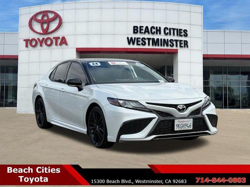 Wind Chill Pearl/Midnight Black Metallic 2024 Toyota Camry XSE