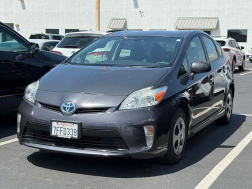 Winter Gray Metallic 2014 Toyota Prius Two