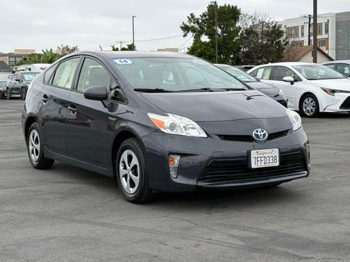 Winter Gray Metallic 2014 Toyota Prius Two