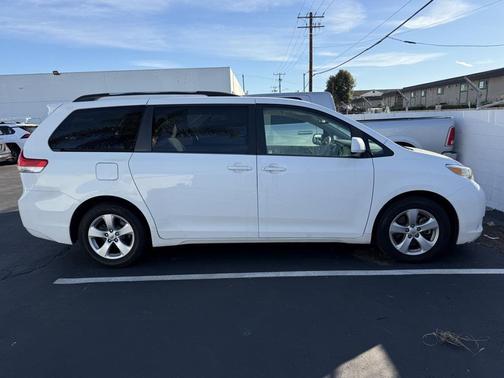 2013 Toyota Sienna LE