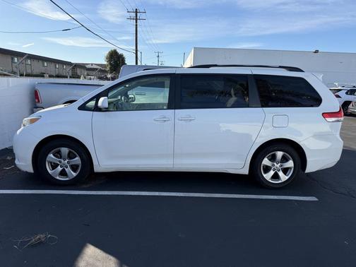 2013 Toyota Sienna LE