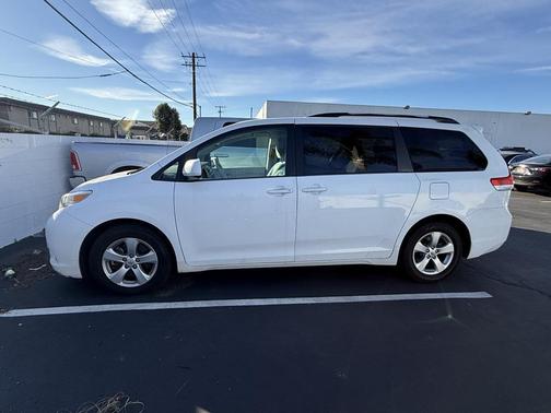 2013 Toyota Sienna LE