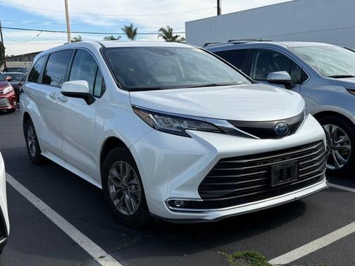 2022 Toyota Sienna XLE