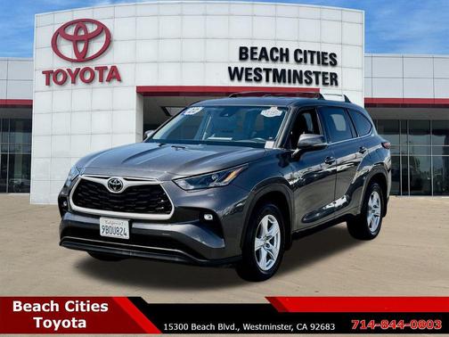 Magnetic Gray Metallic 2022 Toyota Highlander LE