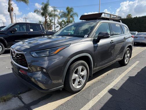 Magnetic Gray Metallic 2022 Toyota Highlander LE