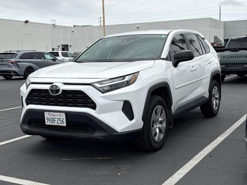 Ice Cap 2023 Toyota RAV4 LE