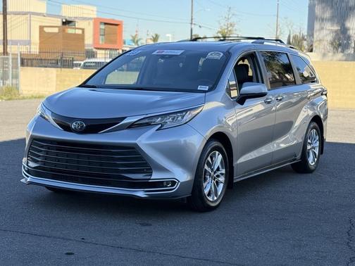 2023 Toyota Sienna Limited