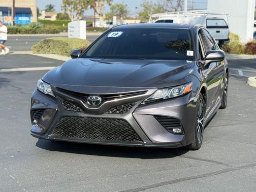 2019 Toyota Camry SE