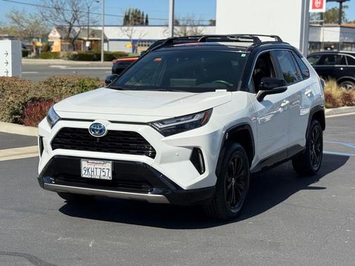 2024 Toyota RAV4 Hybrid SE