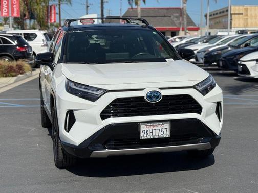 2024 Toyota RAV4 Hybrid SE