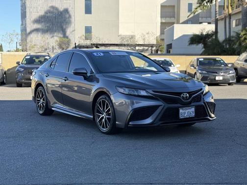 2021 Toyota Camry SE