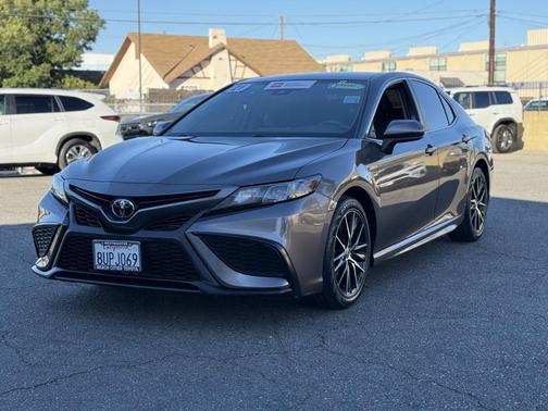 2021 Toyota Camry SE