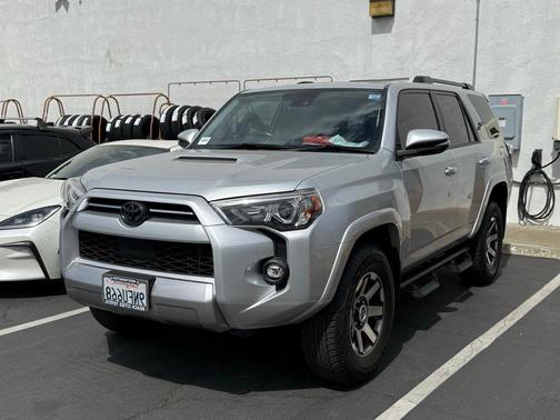 Classic Silver Metallic 2024 Toyota 4Runner TRD Off Road Premium