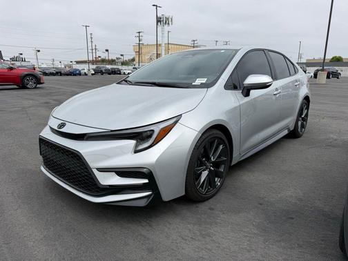 Classic Silver Metallic 2025 Toyota Corolla SE