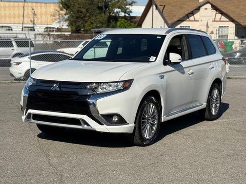 2022 Mitsubishi Outlander PHEV SEL