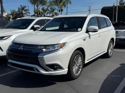 2022 Mitsubishi Outlander PHEV SEL