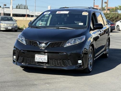 2019 Toyota Sienna SE