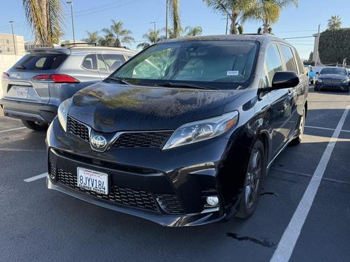 2019 Toyota Sienna SE