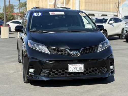 2019 Toyota Sienna SE
