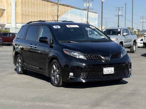 2019 Toyota Sienna SE