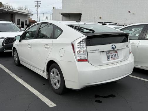 2010 Toyota Prius III