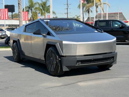 2024 Tesla Cybertruck Cyberbeast