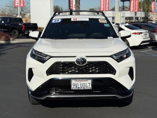 2025 Toyota RAV4 Hybrid SE