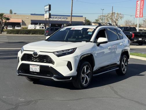 2025 Toyota RAV4 Hybrid SE