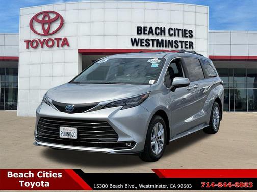 Celestial Silver Metallic 2025 Toyota Sienna XLE