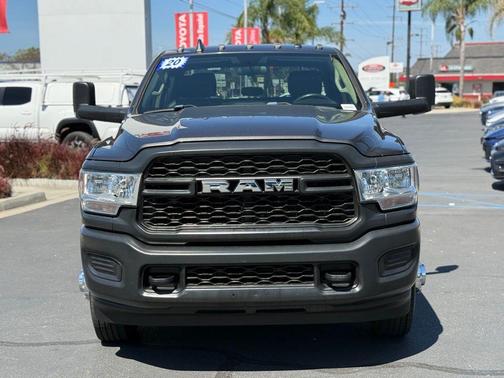 Granite Crystal Metallic Clearcoat 2020 RAM 3500 Tradesman Crew Cab 4x4 8' Box