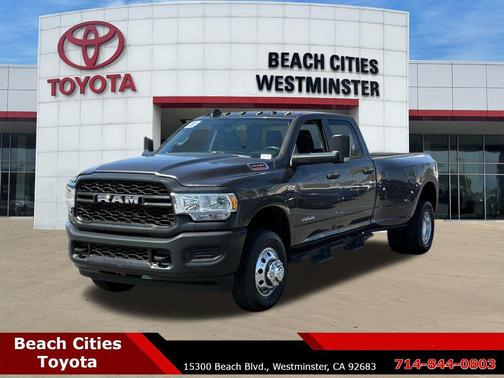 Granite Crystal Metallic Clearcoat 2020 RAM 3500 Tradesman Crew Cab 4x4 8' Box