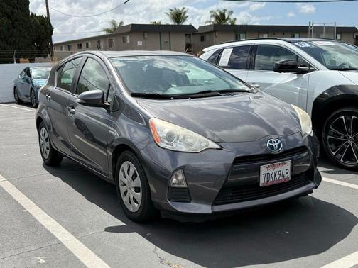 Magnetic Gray Metallic 2013 Toyota Prius c Three