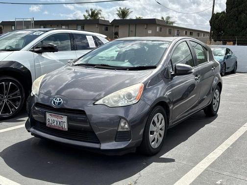 Magnetic Gray Metallic 2013 Toyota Prius c Three