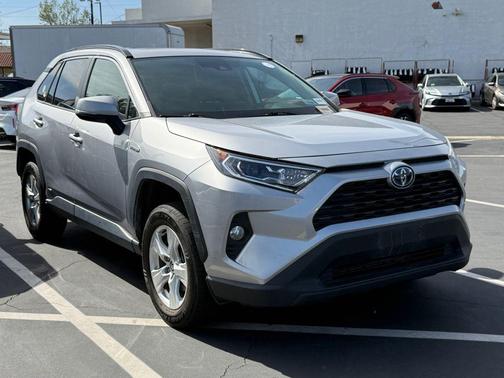 2021 Toyota RAV4 Hybrid XLE
