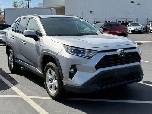 2021 Toyota RAV4 Hybrid XLE