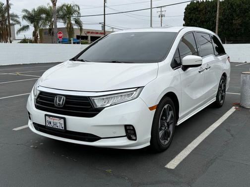 Platinum White Pearl 2024 Honda Odyssey Elite