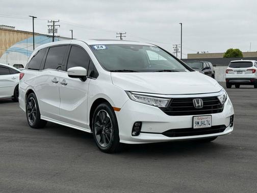 Platinum White Pearl 2024 Honda Odyssey Elite