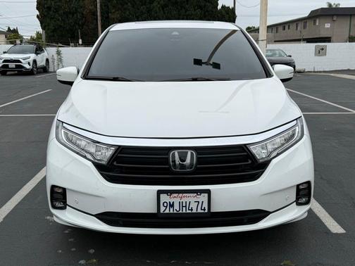 Platinum White Pearl 2024 Honda Odyssey Elite