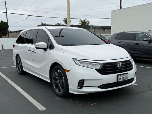 Platinum White Pearl 2024 Honda Odyssey Elite