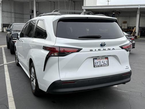 2022 Toyota Sienna XLE