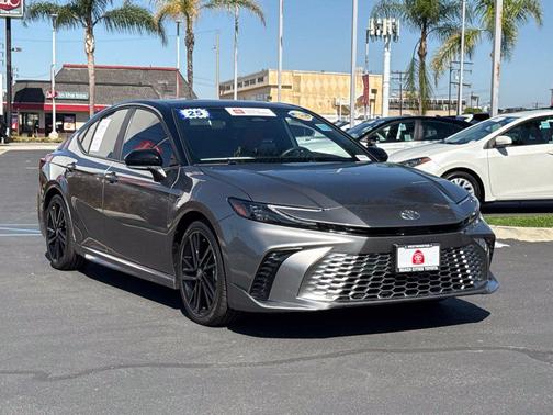 Heavy Metal/Midnight Black Metallic 2025 Toyota Camry XSE