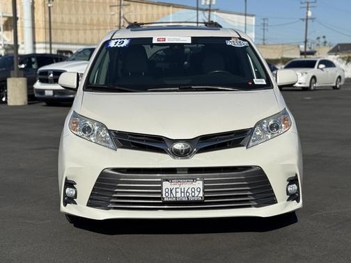 2019 Toyota Sienna XLE