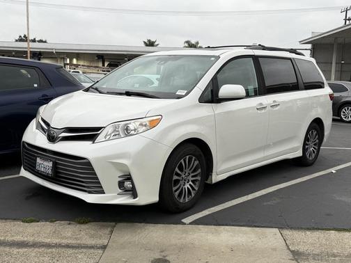 2019 Toyota Sienna XLE